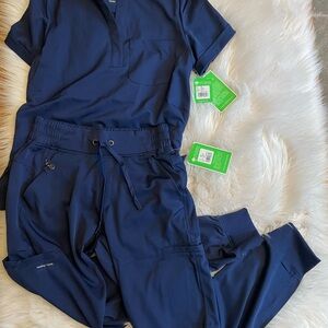 Healing hands XS scrubs.